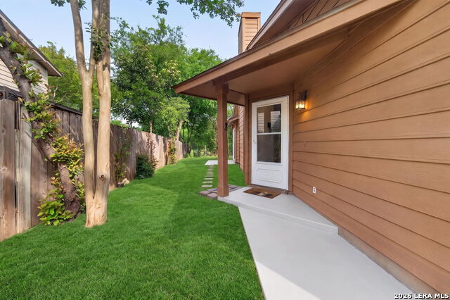 Image 5 of 23 For 11736 Spring Ridge Dr