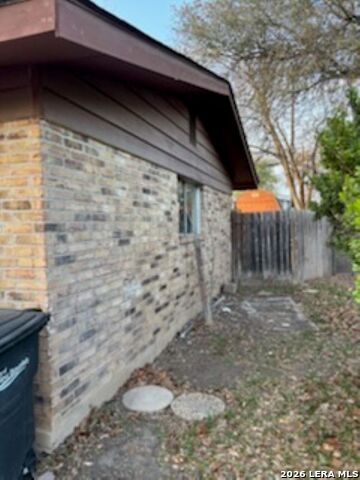 Image 15 of 22 For 139 Bobolink