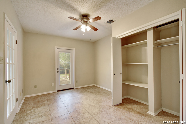 Image 16 of 31 For 2206 Blueberry Hill St