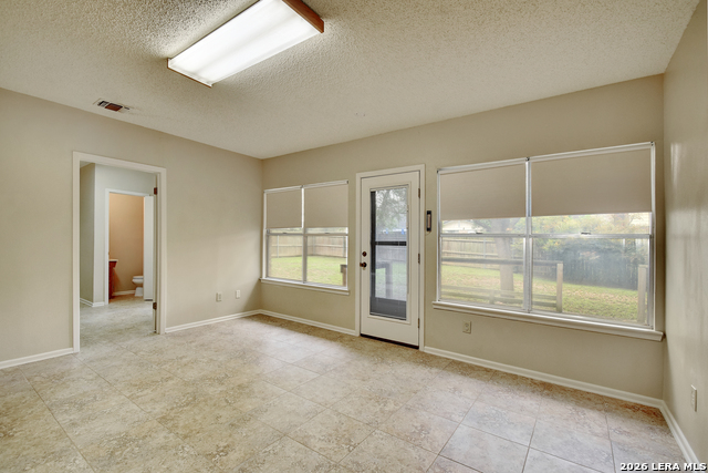 Image 18 of 31 For 2206 Blueberry Hill St