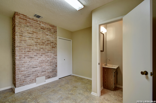 Image 20 of 31 For 2206 Blueberry Hill St