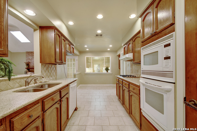 Image 6 of 31 For 2206 Blueberry Hill St