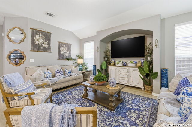 Image 11 of 47 For 238 Iron Gate