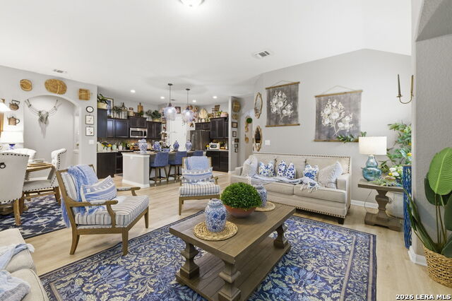 Image 13 of 47 For 238 Iron Gate