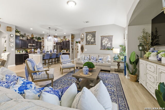 Image 14 of 47 For 238 Iron Gate