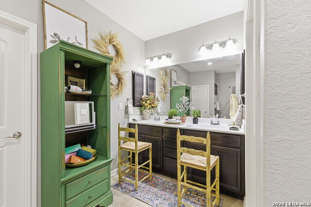 Image 44 of 47 For 238 Iron Gate