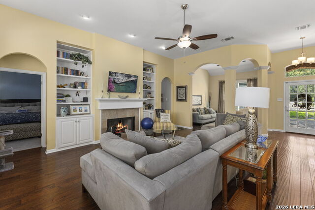 Image 10 of 41 For 15106 Grayoak Forest