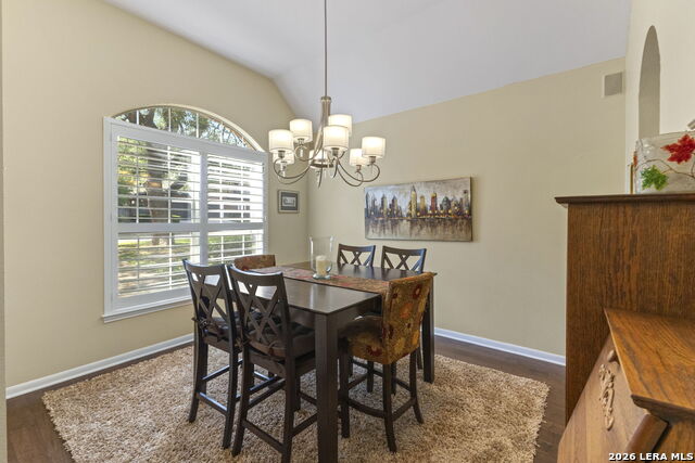 Image 18 of 41 For 15106 Grayoak Forest