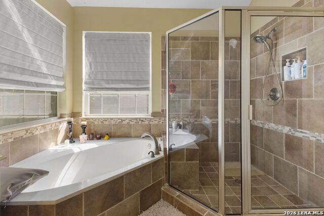 Image 27 of 41 For 15106 Grayoak Forest