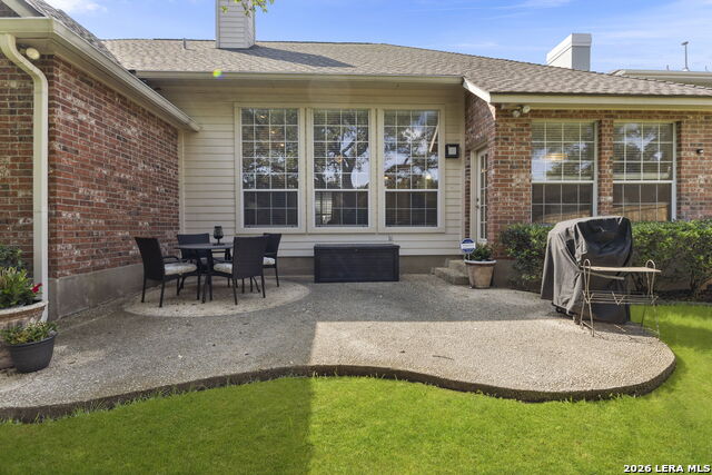 Image 33 of 41 For 15106 Grayoak Forest