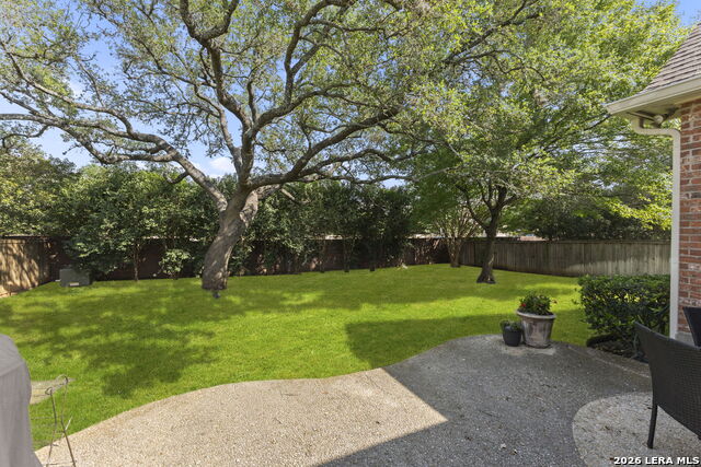 Image 34 of 41 For 15106 Grayoak Forest