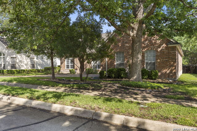 Image 39 of 41 For 15106 Grayoak Forest