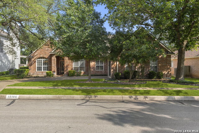 Image 4 of 41 For 15106 Grayoak Forest