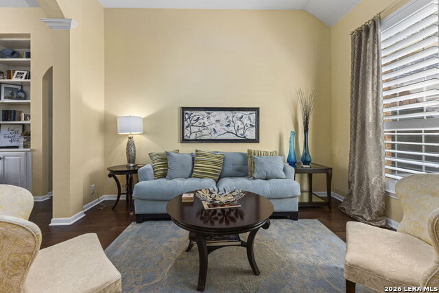 Image 9 of 41 For 15106 Grayoak Forest