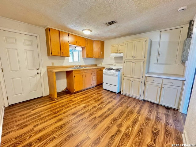 Image 3 of 8 For 2520 Garner Field Rd