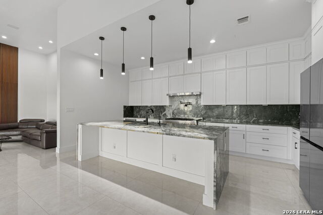 Image 11 of 43 For 25424 Fairway Vw