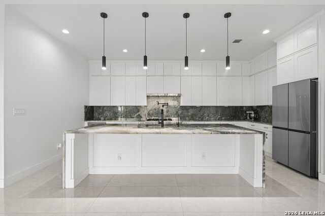 Image 12 of 43 For 25424 Fairway Vw