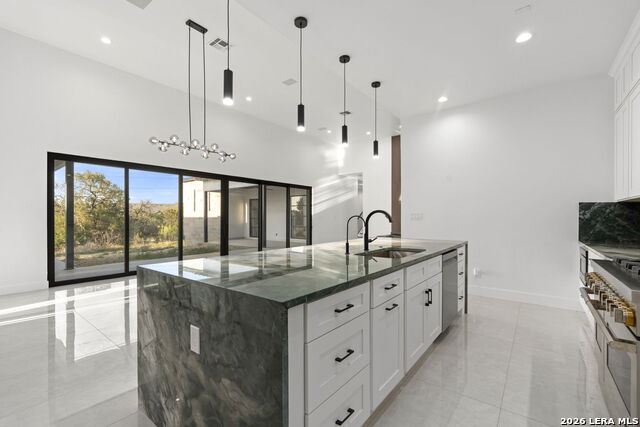 Image 14 of 43 For 25424 Fairway Vw