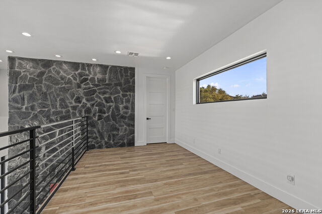 Image 26 of 43 For 25424 Fairway Vw