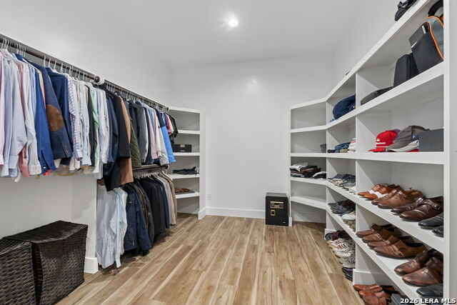 Image 28 of 43 For 25424 Fairway Vw