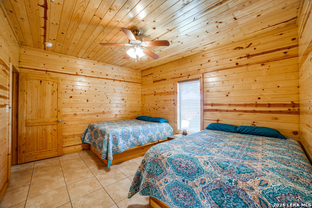 Image 16 of 50 For 170 Johnny Seibert