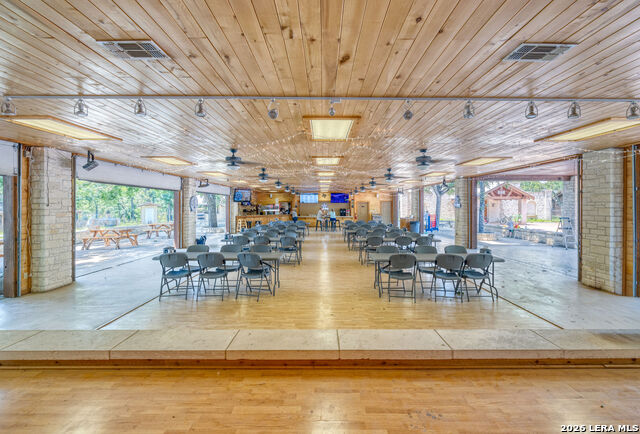 Image 41 of 50 For 170 Johnny Seibert