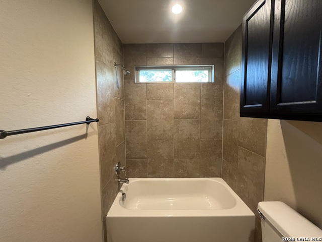 Image 17 of 27 For 6842 Lakeview Dr.  101