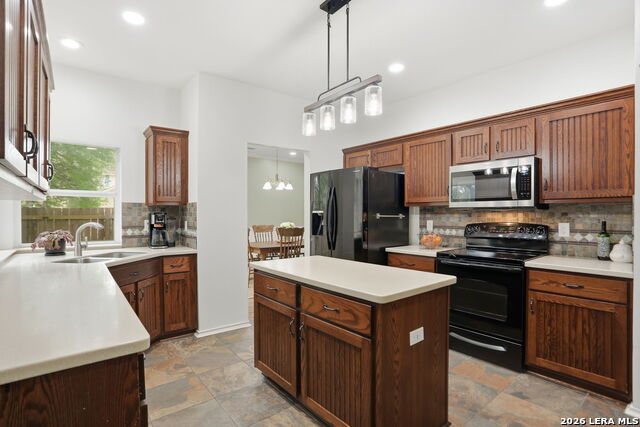 Image 10 of 44 For 21139 Simi Valley Dr