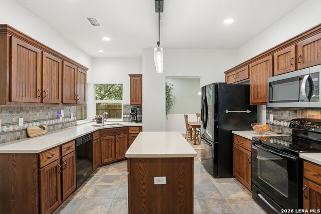 Image 11 of 44 For 21139 Simi Valley Dr