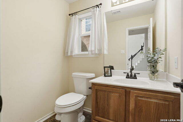 Image 15 of 44 For 21139 Simi Valley Dr