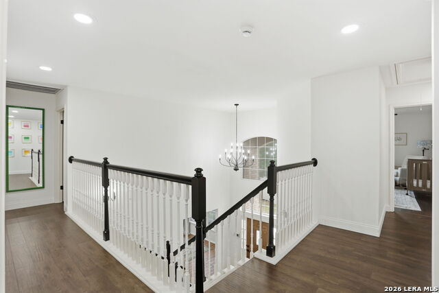 Image 18 of 44 For 21139 Simi Valley Dr