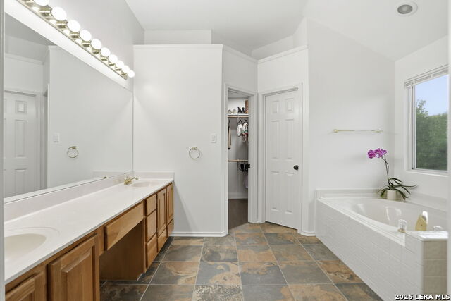 Image 23 of 44 For 21139 Simi Valley Dr