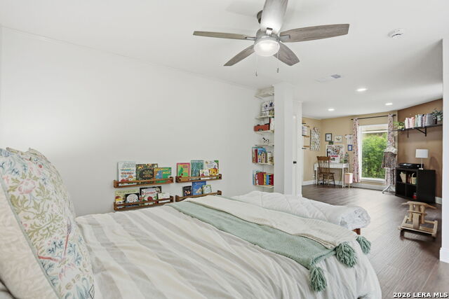 Image 27 of 44 For 21139 Simi Valley Dr