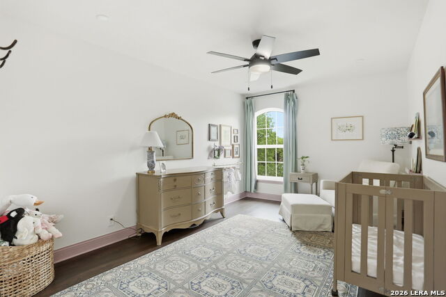 Image 28 of 44 For 21139 Simi Valley Dr