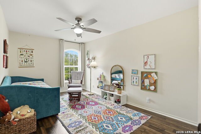 Image 29 of 44 For 21139 Simi Valley Dr