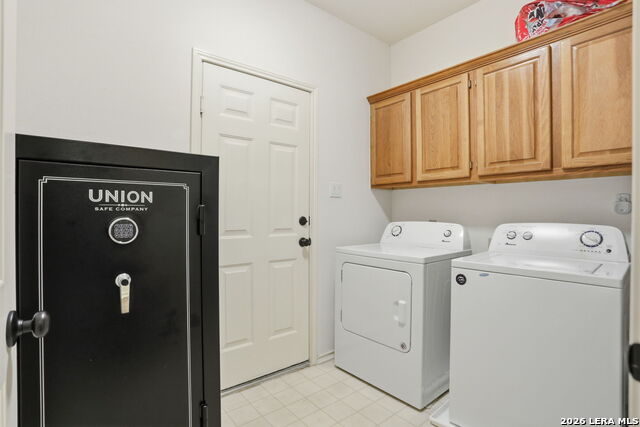 Image 31 of 44 For 21139 Simi Valley Dr