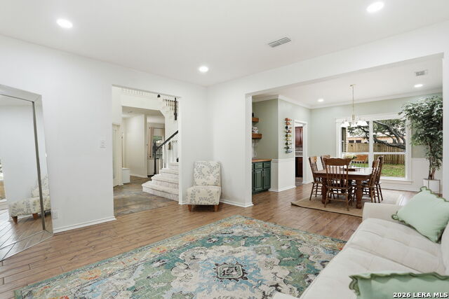 Image 6 of 44 For 21139 Simi Valley Dr