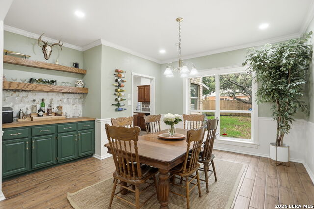 Image 8 of 44 For 21139 Simi Valley Dr