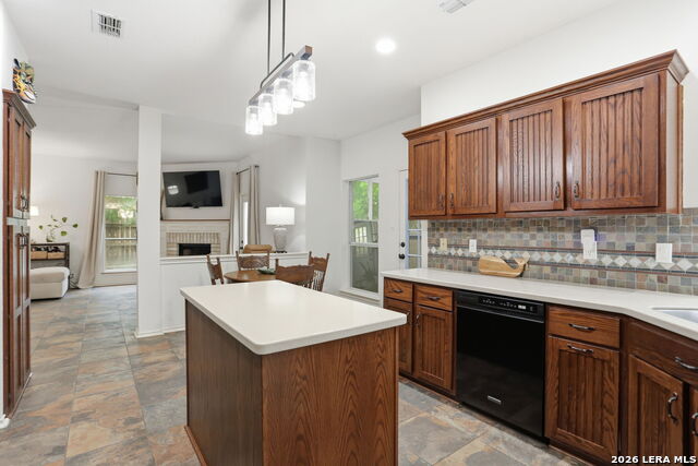 Image 9 of 44 For 21139 Simi Valley Dr