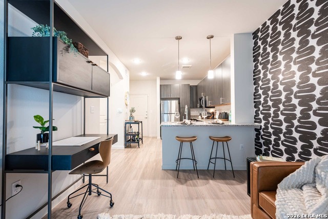 Listing photo id 5 for 12001 Heatherly  2202