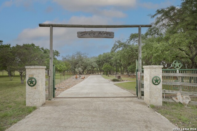 Image 4 of 69 For 309 Lost Oaks Dr