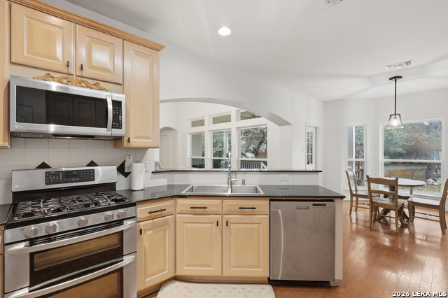 Image 15 of 41 For 30737 Deerfield Ter