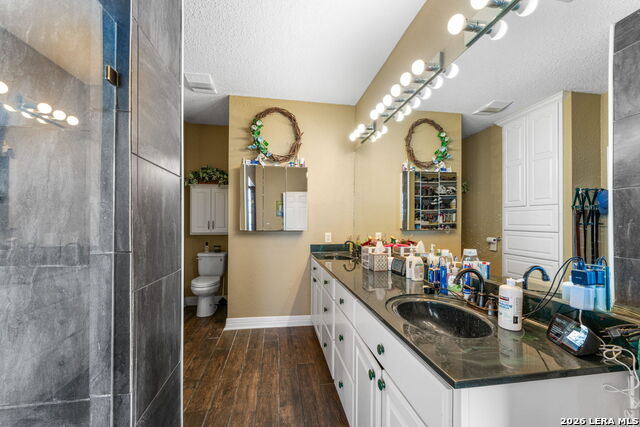 Listing photo id 13 for 360 Private Road 4619