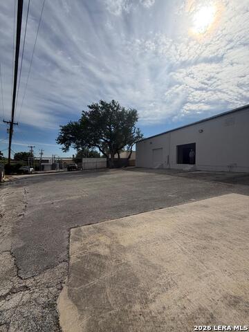 Image 7 of 18 For 11911 Warfield St