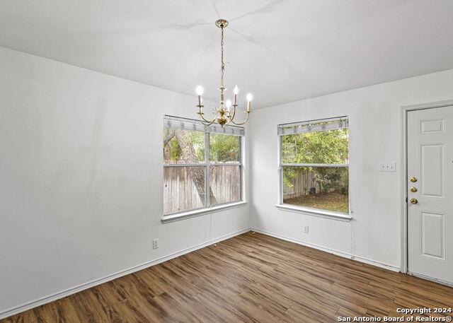 Image 13 of 23 For 14346 Markham Ln