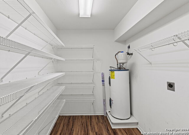 Image 14 of 23 For 14346 Markham Ln