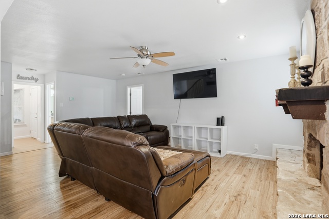 Image 13 of 29 For 12302 Capeswood