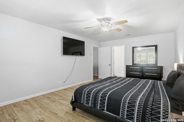 Image 17 of 29 For 12302 Capeswood