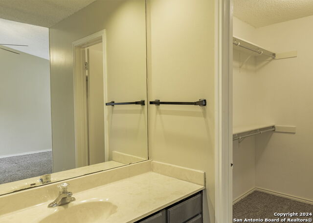 Image 17 of 24 For 13722 Pebble Point Dr