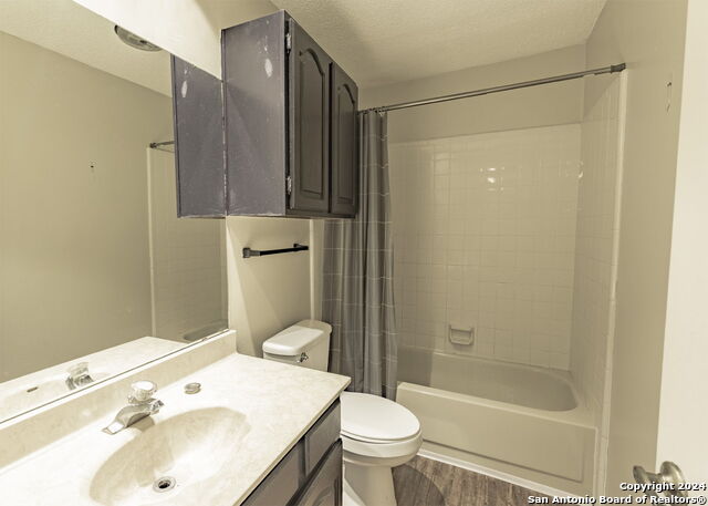 Image 19 of 24 For 13722 Pebble Point Dr